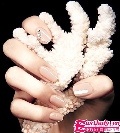 怎样才能让指甲漂亮美丽又健康