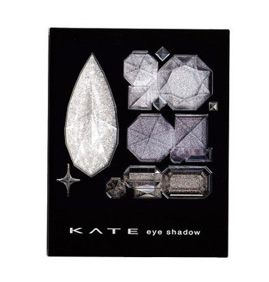 强大假睫毛眼妆 轻易塑造电力眼神