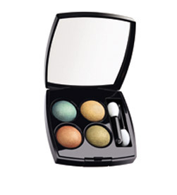 彩妆达人如何利用色诱彩盘画出靓丽眼妆