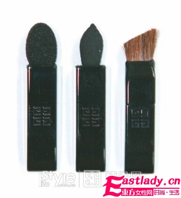 彩妆达人如何利用色诱彩盘画出靓丽眼妆