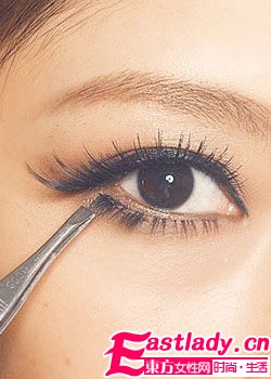 打造融化人心の冬季暖意妆容