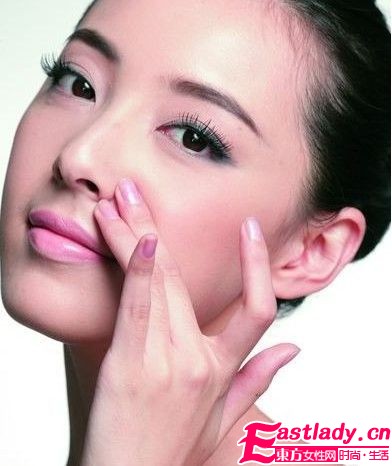 7大给力秘笈 妆出艳羡小V脸