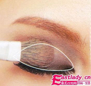 7步速成混血美女大眼妆 惊艳派对季