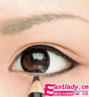 潮流眼妆新玩法 放大3倍不算大