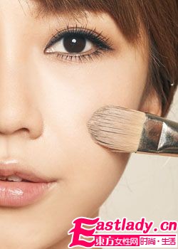 打造融化人心の冬季暖意妆容