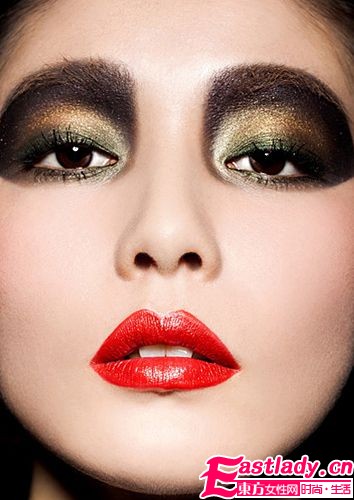 时下至in四色眼影 演绎更多可能性