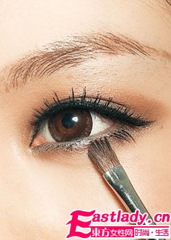 打造融化人心の冬季暖意妆容