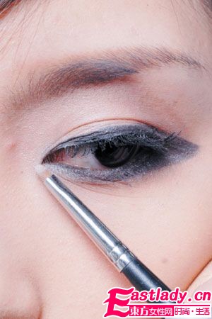 桃花滚滚来 妆 无辜电眼美妞