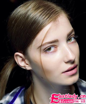 冬日最温暖的日范儿皮草妆容