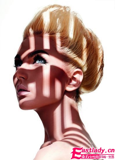 时尚大赏 2款极具未来感梦幻妆容