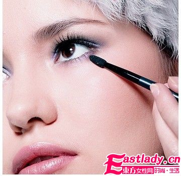 麻豆示范 [妆]出寒冬日系新派烟熏