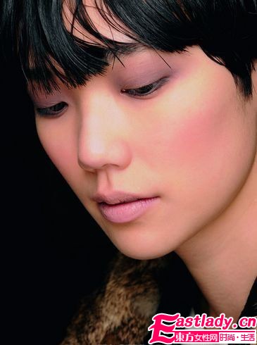 秋冬T台美妆新势力 惹火惊艳闪耀秀场