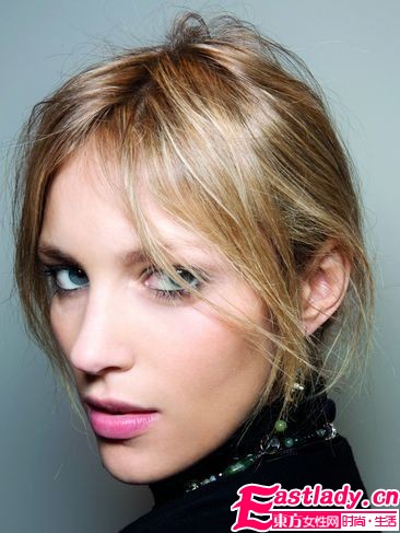 秋冬T台美妆新势力 惹火惊艳闪耀秀场