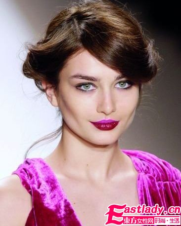 秋冬T台美妆新势力 惹火惊艳闪耀秀场