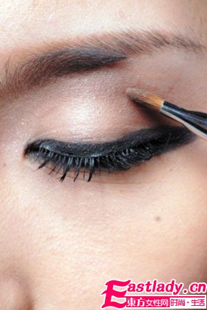 桃花滚滚来 妆 无辜电眼美妞