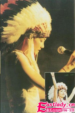 寻找100分王菲 演唱会造型大盘点(组图)