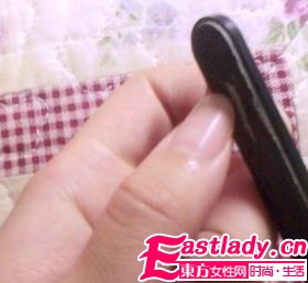 网友示范 轻松简单DIY法式美甲