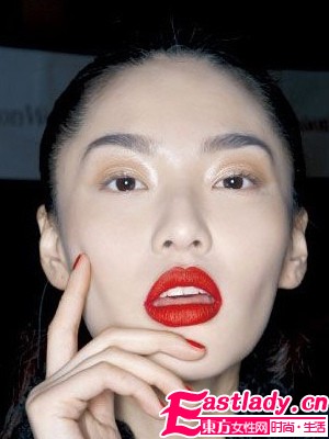 唇红齿白 彰显十足东方[女人味]