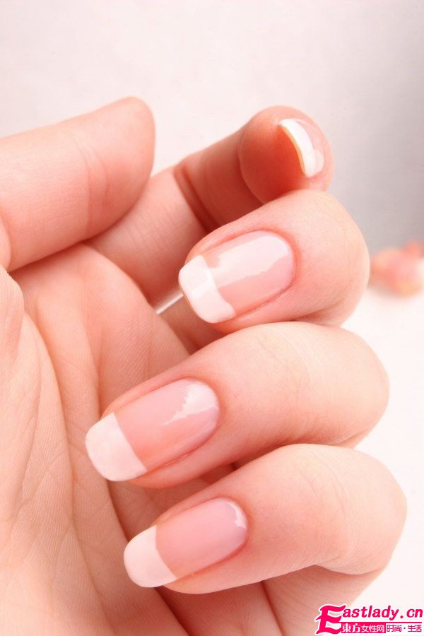 小心安全涂指甲油 防止致癌