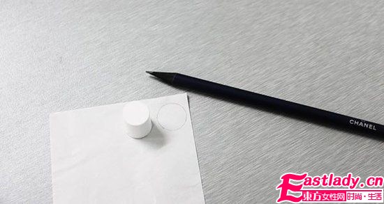 半月形美甲DIY 简约混搭大牌范