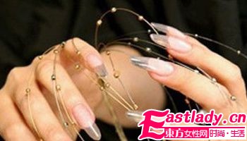 儒雅冬日 温暖奶茶在指尖飘香