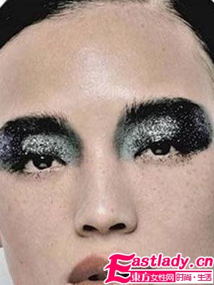 女星囧妆大集合 比比谁更雷