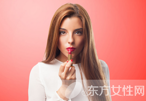 口红太干脱皮怎么解决 内外调理很重要