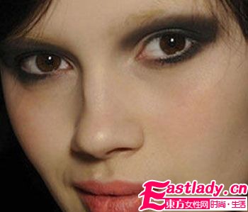 彩妆狂潮 2010秋冬玩转[眼]花样