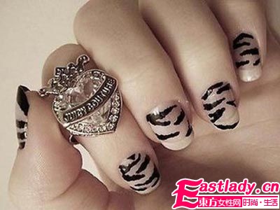 初秋新色美甲 独一无二的指尖风情