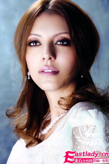 学明星画本季最IN琥珀色优雅妆(组图)