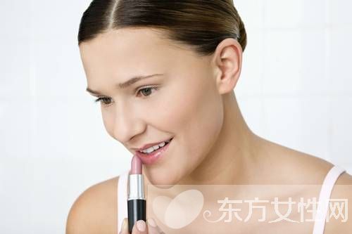 嘴唇太干怎么办 只需4步就能打造水润嘟嘟唇