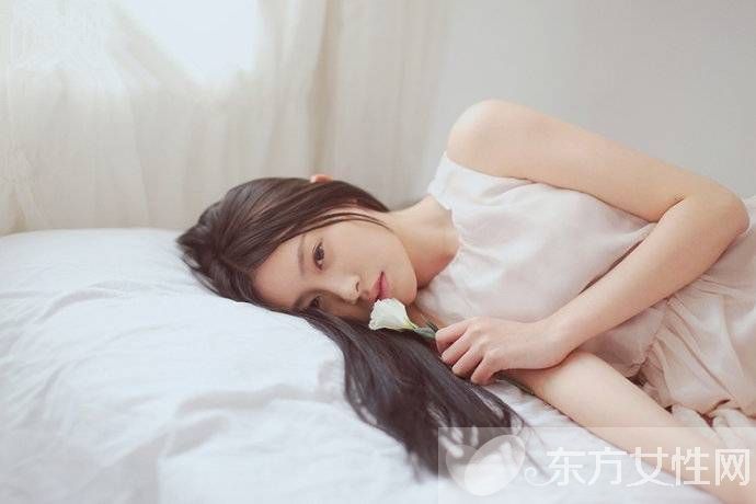 想要皮肤好 睡前护肤就得这样做