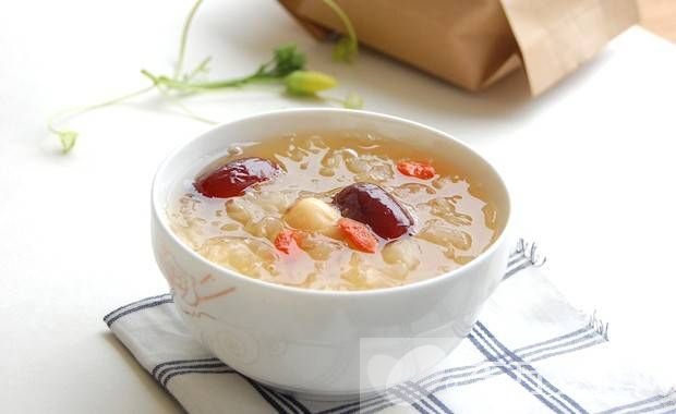 养颜美容汤推荐 常按这些穴位让你越活越年轻哦