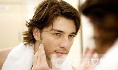 男生脸上出油怎么办 这些控油方法简直太神奇了