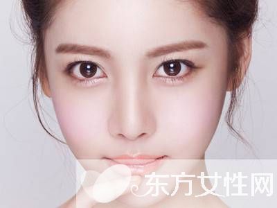 假睫毛怎么卸 这么做既能轻松卸掉还不伤眼睛