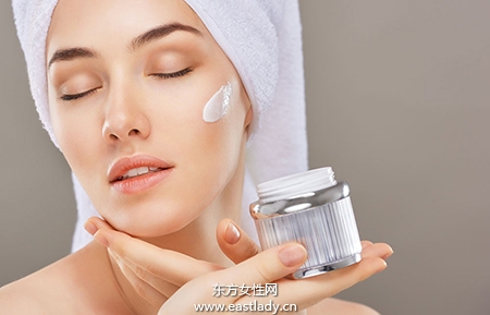 千万别偷懒 8个睡前护肤技巧让你变身美容达人