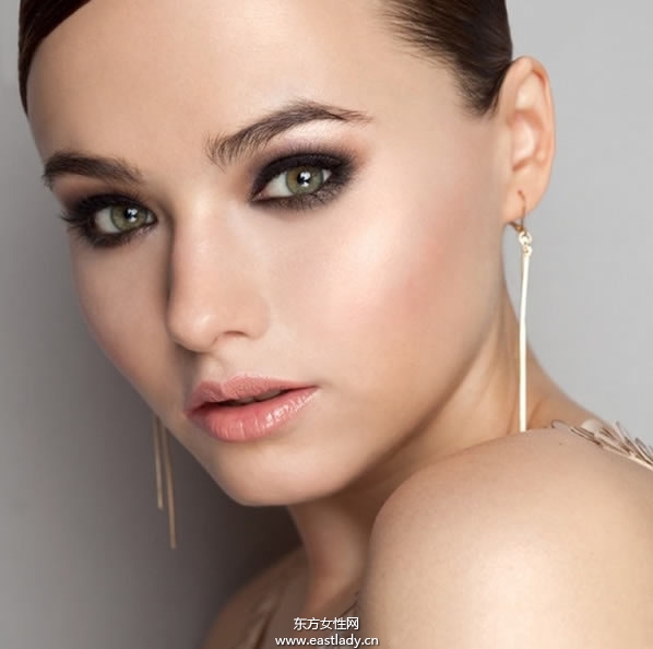 8个简单小妙招 轻松学会怎么去黑头收缩毛孔