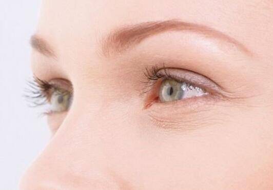 眼部皱纹怎么去除 五种人容易长皱纹