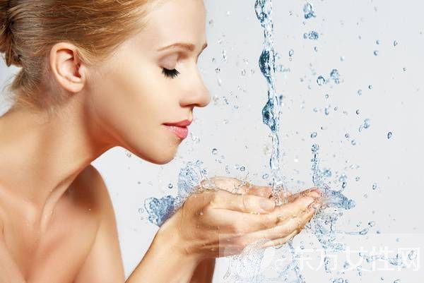 控油祛痘的方法有哪些 几招教你如何在夏季有效控油祛痘