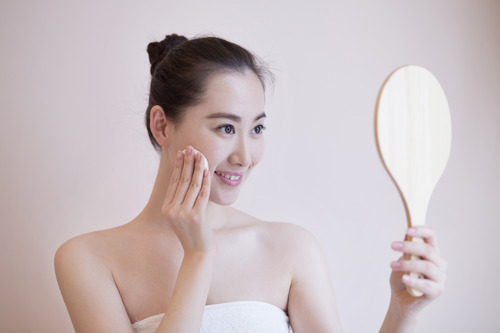 揭皮肤毛孔粗大的六大原因 如何收缩毛孔