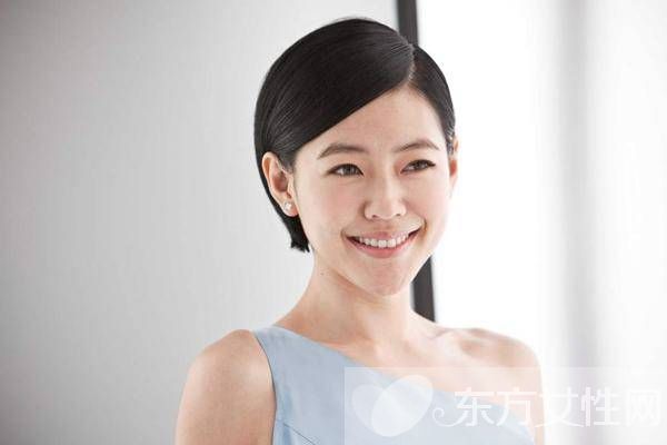 小心这些 手贱 行为 揉眼睛最易造成眼部衰老