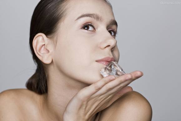 四个肌肤问题 八款美白精华一步搞定