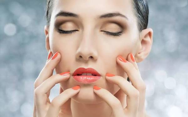 四个肌肤问题 八款美白精华一步搞定