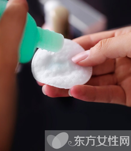 假睫毛怎么卸 这么做既能轻松卸掉还不伤眼睛