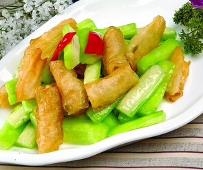 丝瓜的10大养生功效 吃丝瓜美白又淡斑