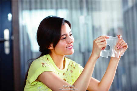 跟当红女星学敷面膜 肌肤好到爆