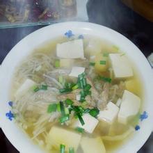 女性冬季必喝中医养生美容汤