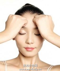 简单面部按摩手法可祛痘除纹