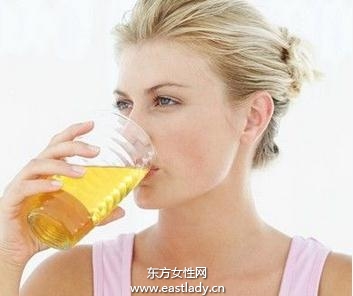 对付脸颊上 坑坑洼洼 的痘痘肌