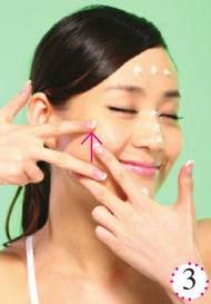 脸部按摩操解决皮肤毛孔粗大